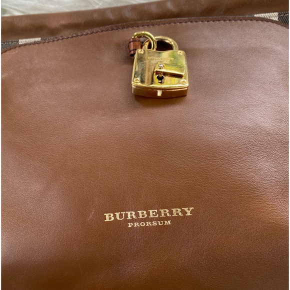 🌺 HP🌺💯 authentic Burberry bag🌺 - Picture 15 of 16